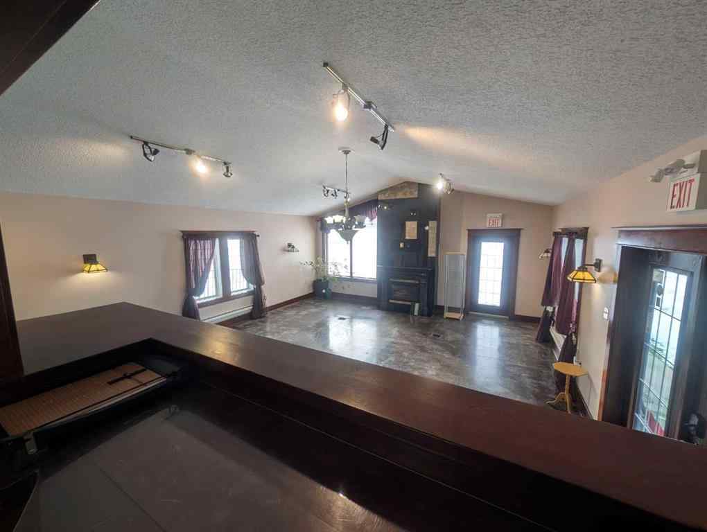 MLS® A2183147 - 17 Dunmore Road SE in Crestwood-Norwood Medicine Hat, Commercial