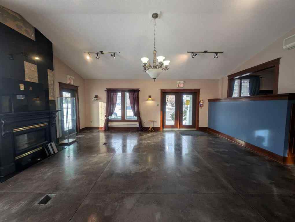 MLS® A2183147 - 17 Dunmore Road SE in Crestwood-Norwood Medicine Hat, Commercial