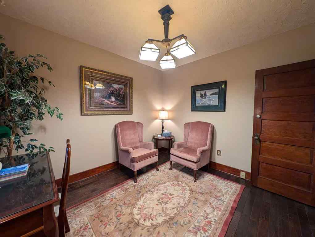MLS® A2183147 - 17 Dunmore Road SE in Crestwood-Norwood Medicine Hat, Commercial