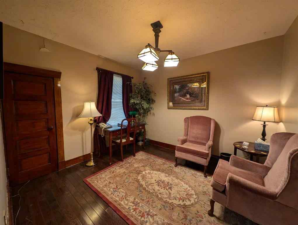 MLS® A2183147 - 17 Dunmore Road SE in Crestwood-Norwood Medicine Hat, Commercial