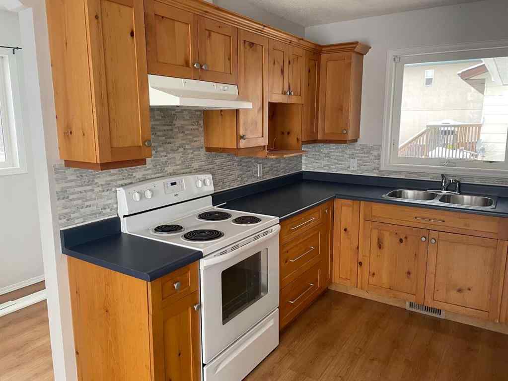 MLS® A2183192 - 11501 107 Ave   in NONE Fairview, Residential