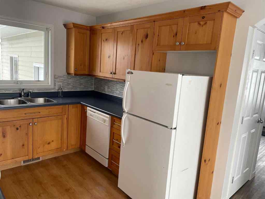 MLS® A2183192 - 11501 107 Ave   in NONE Fairview, Residential