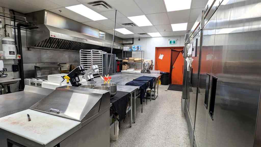 MLS® A2183406 - 6008 Macleod   in Manchester Industrial Calgary, Commercial