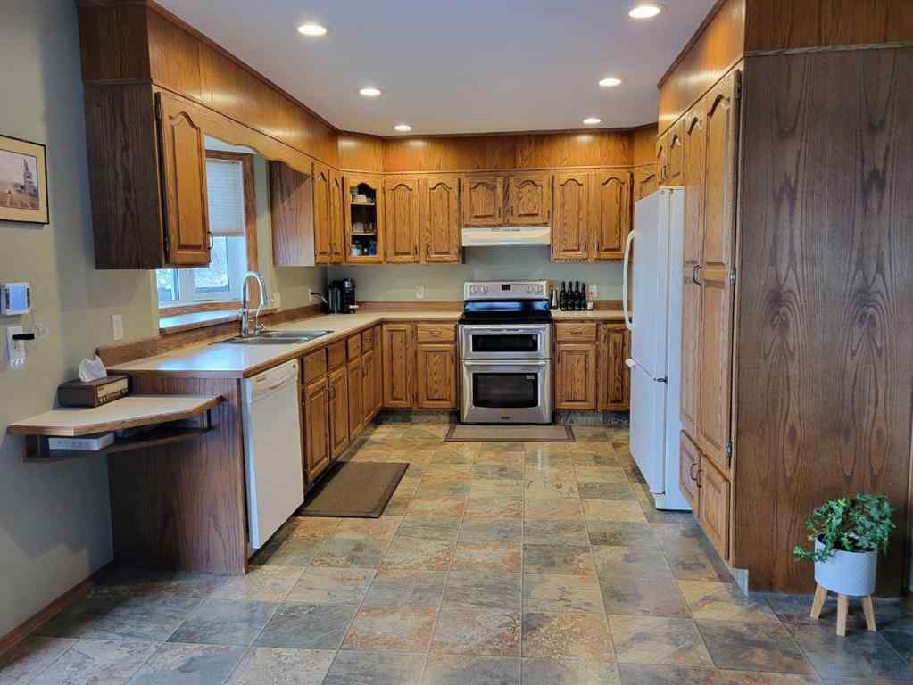 MLS® A2183717 - 40527 262 Range Road  in NONE Rural Lacombe County, Agri-Business