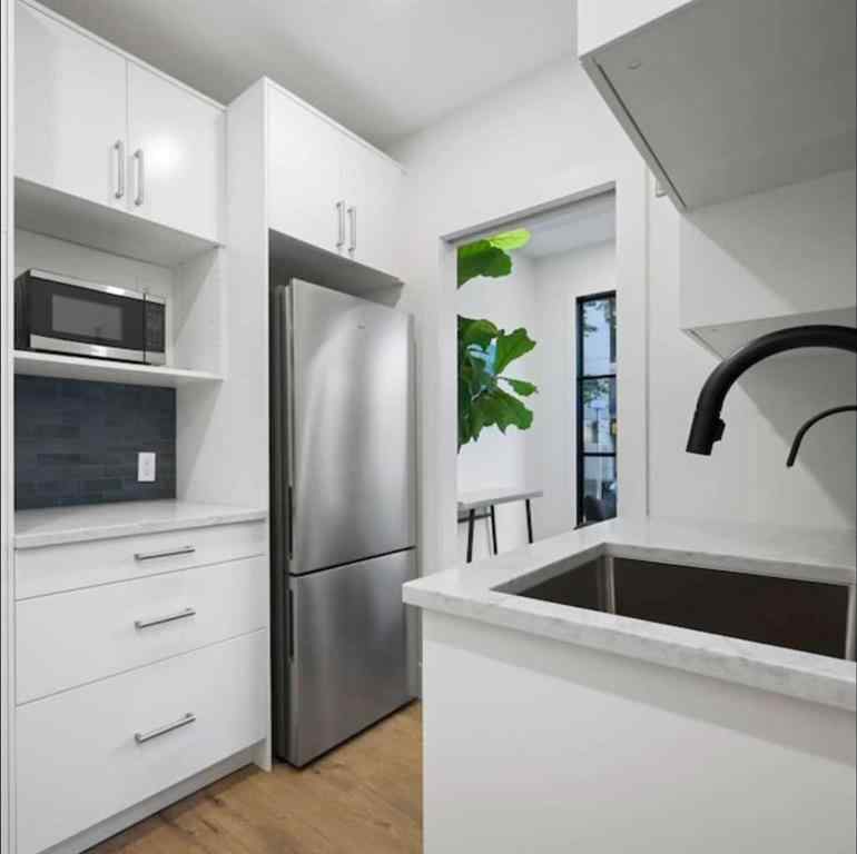 MLS® A2183731 - 338 24 Avenue SW in Mission Calgary, Commercial