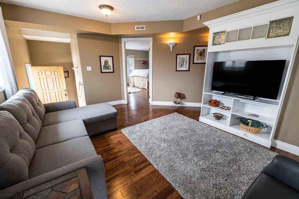 MLS® A2183779 - 360 4 Street W in Downtown Drumheller Drumheller, Commercial