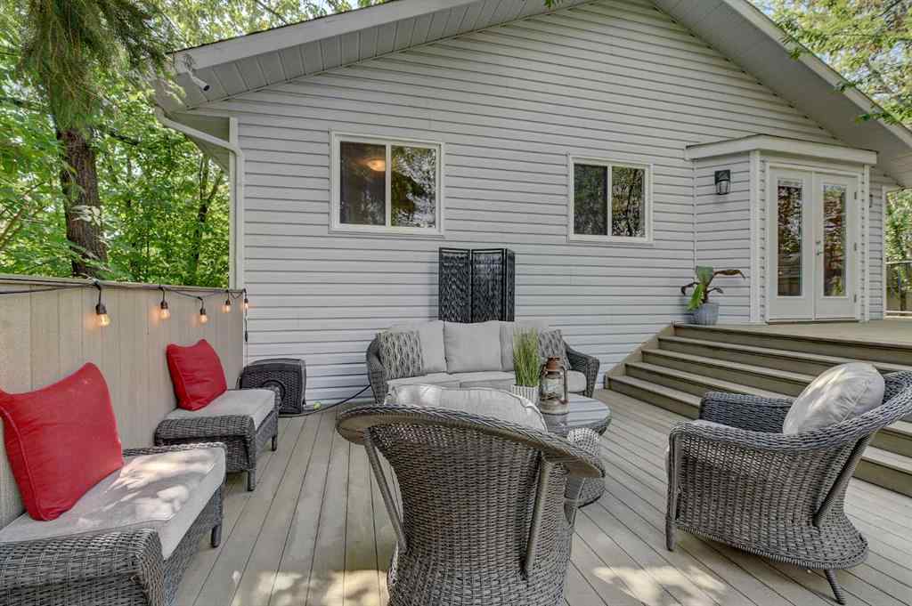 MLS® A2184082 - 739 Oak Drive   in NONE Beaverlodge, Residential