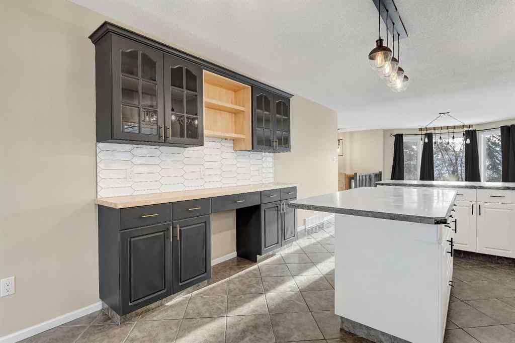 MLS® A2184082 - 739 Oak Drive   in NONE Beaverlodge, Residential