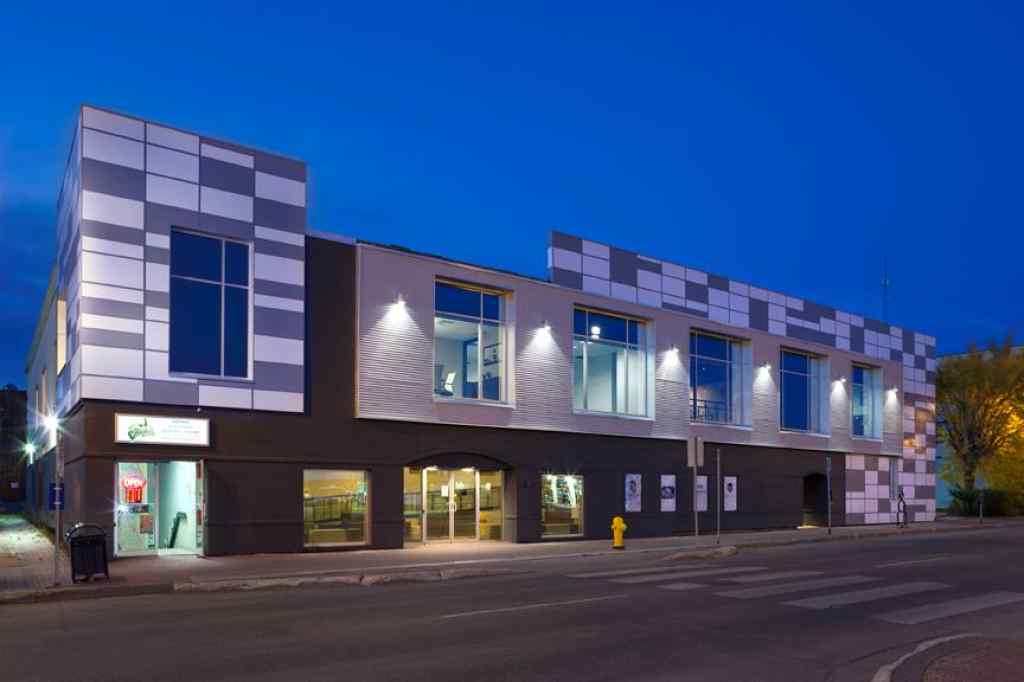 MLS® A2184190 - 9820 100 Avenue  in Central Business District Grande Prairie, Commercial