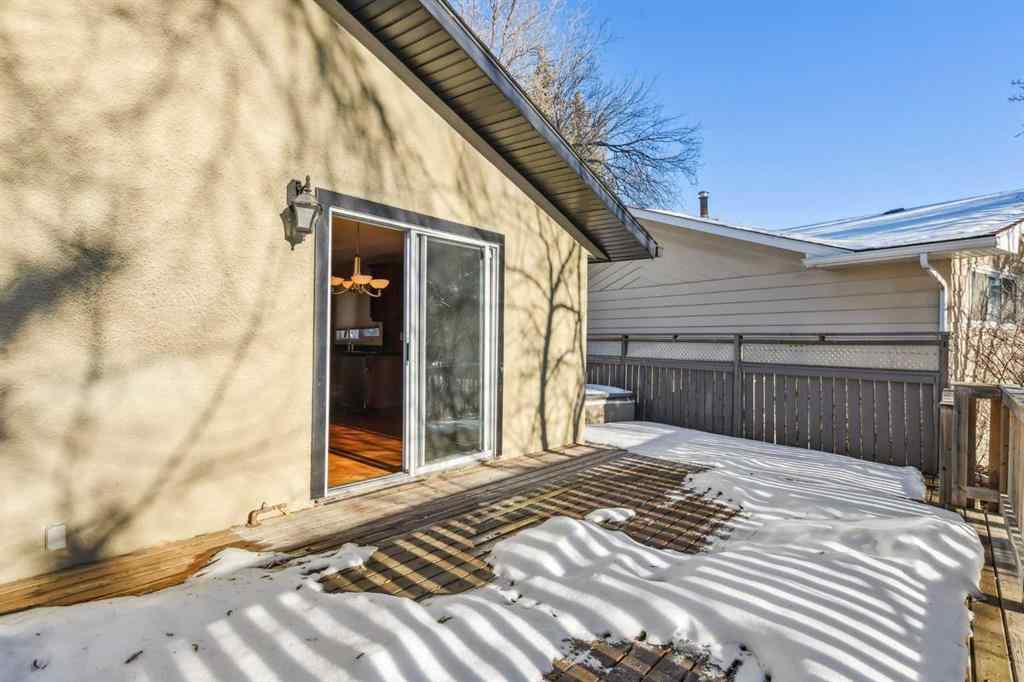 MLS® A2184346 - 6003 Lacombe Way SW in Lakeview Calgary, Residential