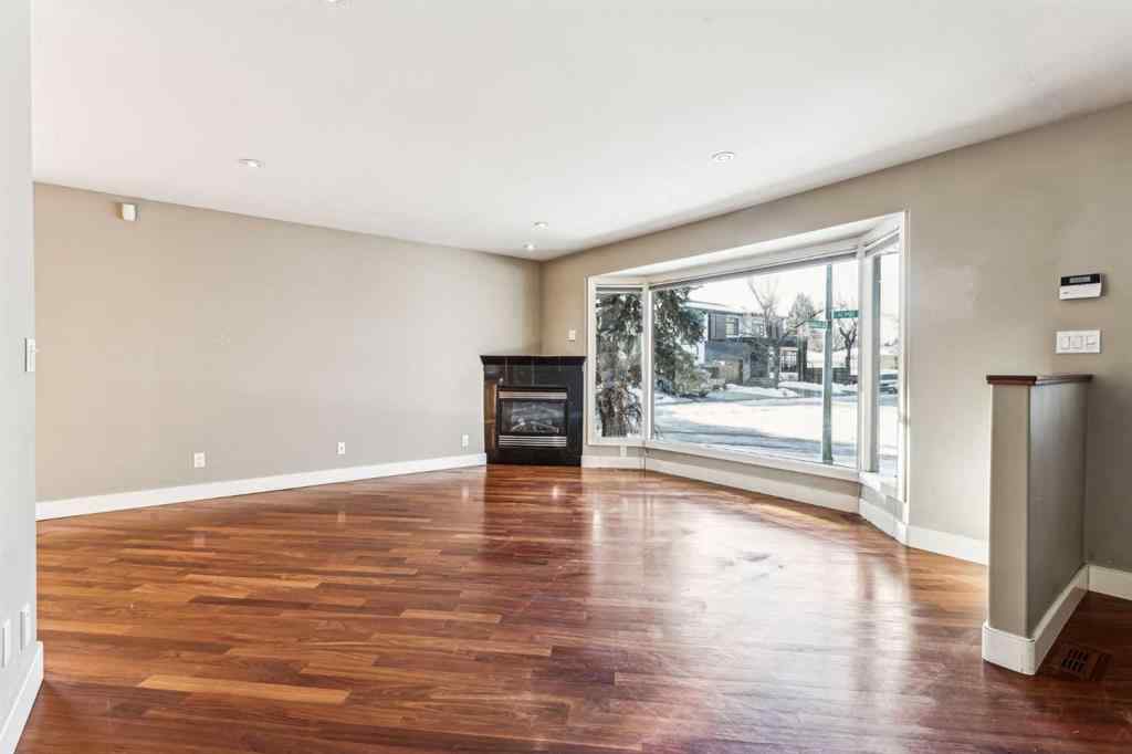 MLS® A2184346 - 6003 Lacombe Way SW in Lakeview Calgary, Residential