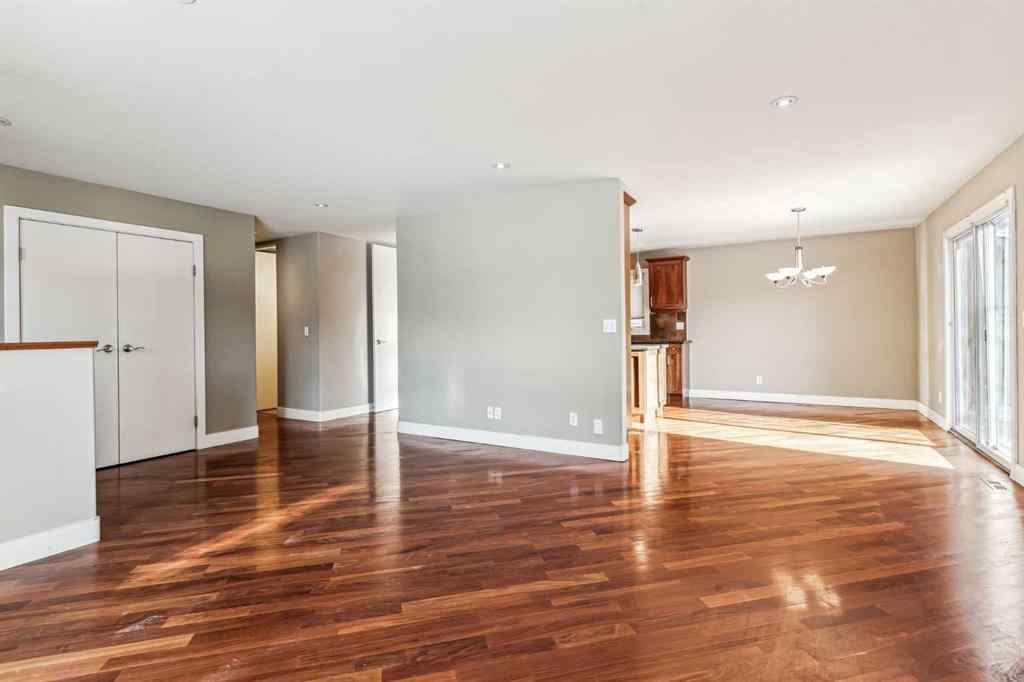 MLS® A2184346 - 6003 Lacombe Way SW in Lakeview Calgary, Residential