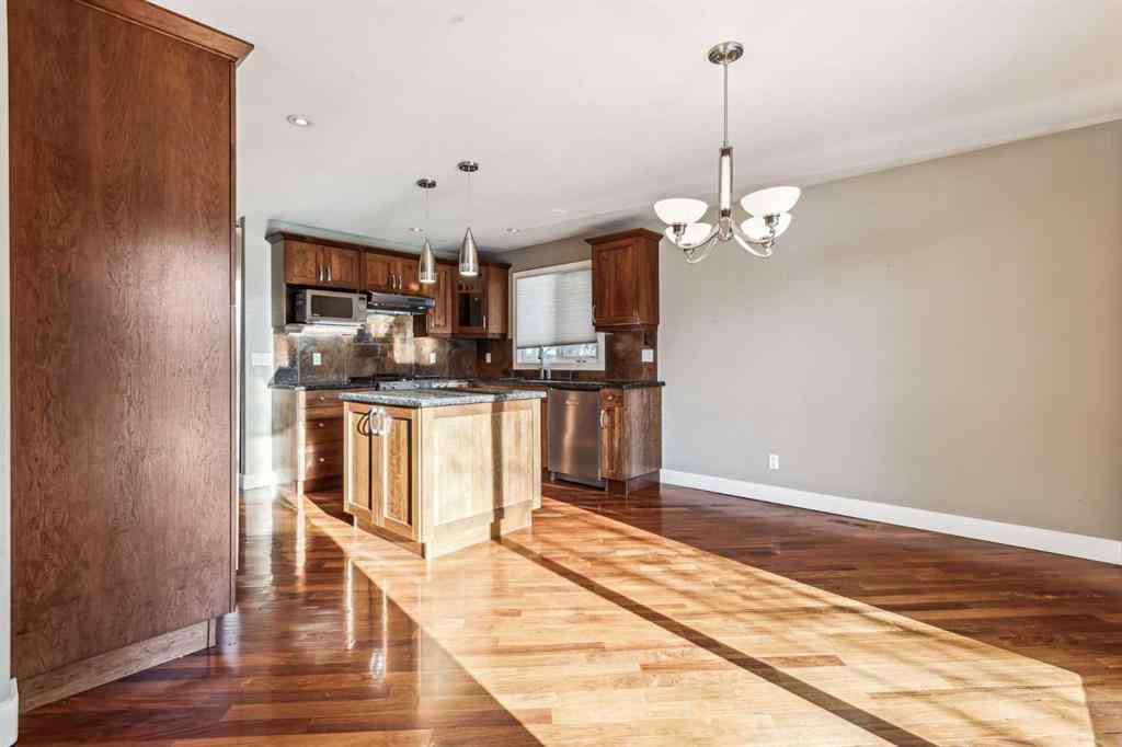 MLS® A2184346 - 6003 Lacombe Way SW in Lakeview Calgary, Residential