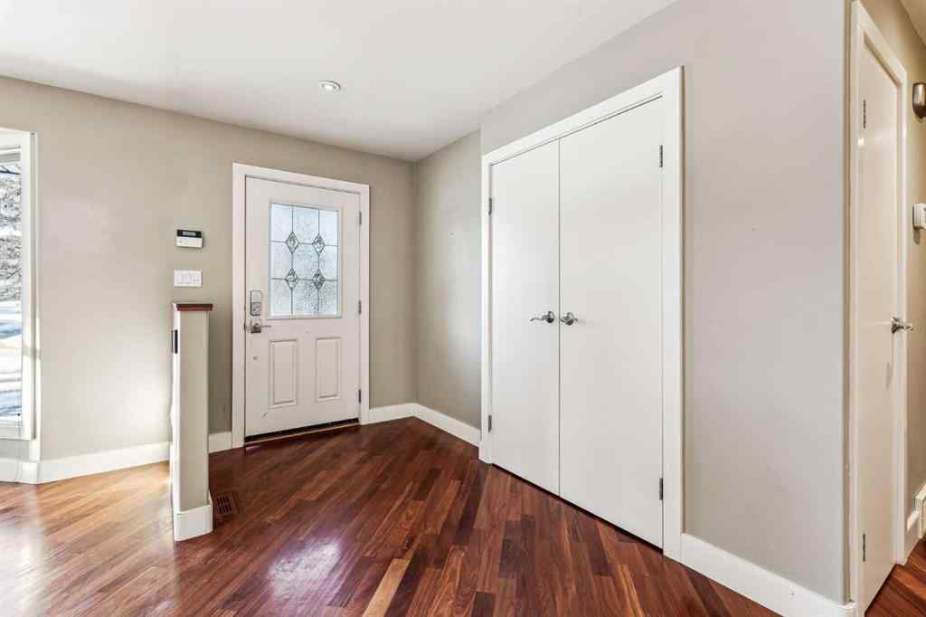 MLS® A2184346 - 6003 Lacombe Way SW in Lakeview Calgary, Residential