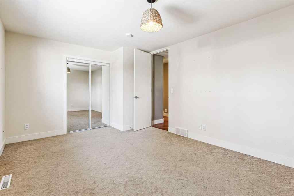 MLS® A2184346 - 6003 Lacombe Way SW in Lakeview Calgary, Residential
