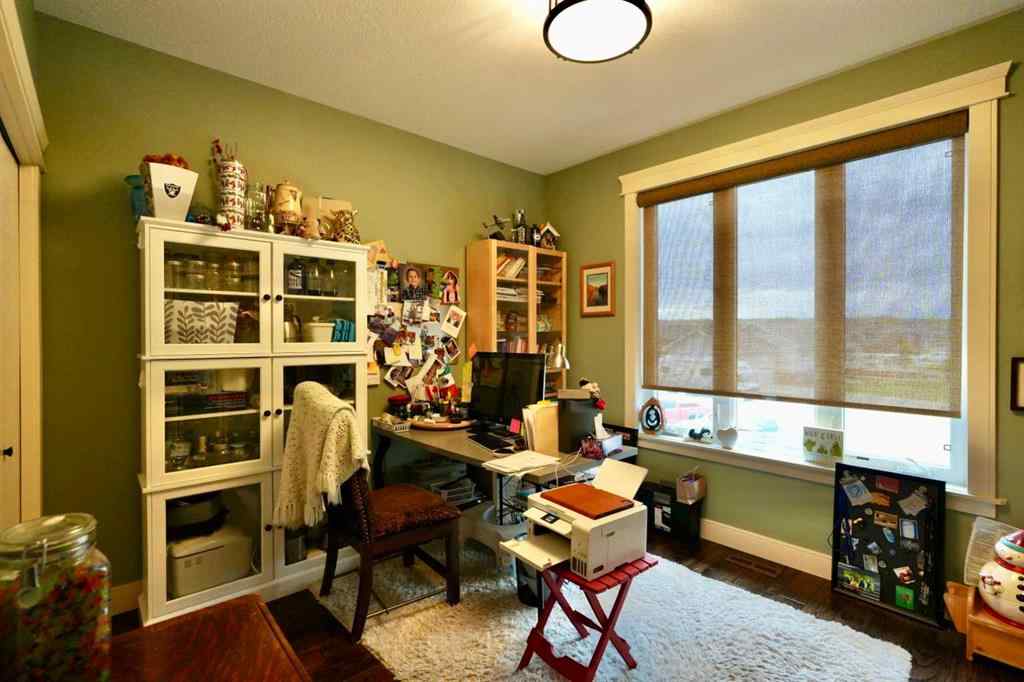 MLS® A2184488 - 10632 85 Street  in Saddleback Ridge Peace River, Residential