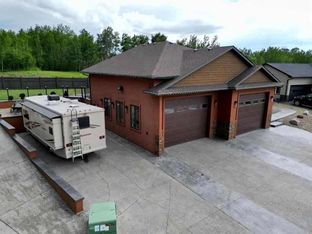 MLS® A2184488 - 10632 85 Street  in Saddleback Ridge Peace River, Residential