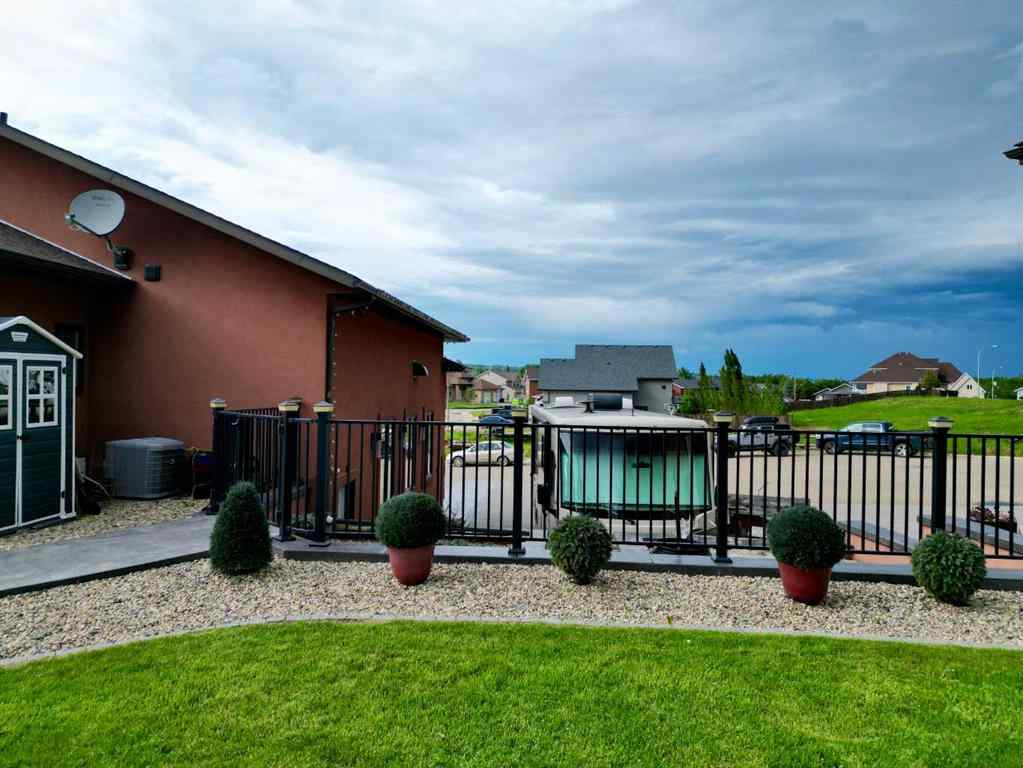 MLS® A2184488 - 10632 85 Street  in Saddleback Ridge Peace River, Residential