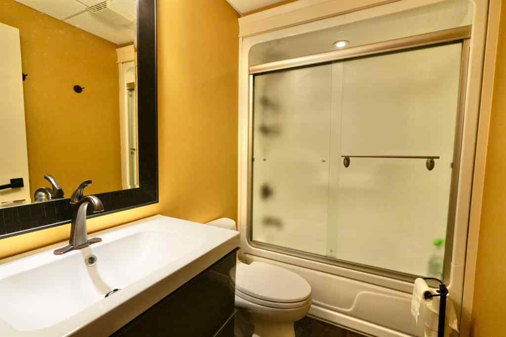 MLS® A2184488 - 10632 85 Street  in Saddleback Ridge Peace River, Residential