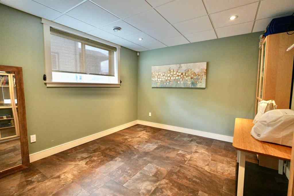 MLS® A2184488 - 10632 85 Street  in Saddleback Ridge Peace River, Residential