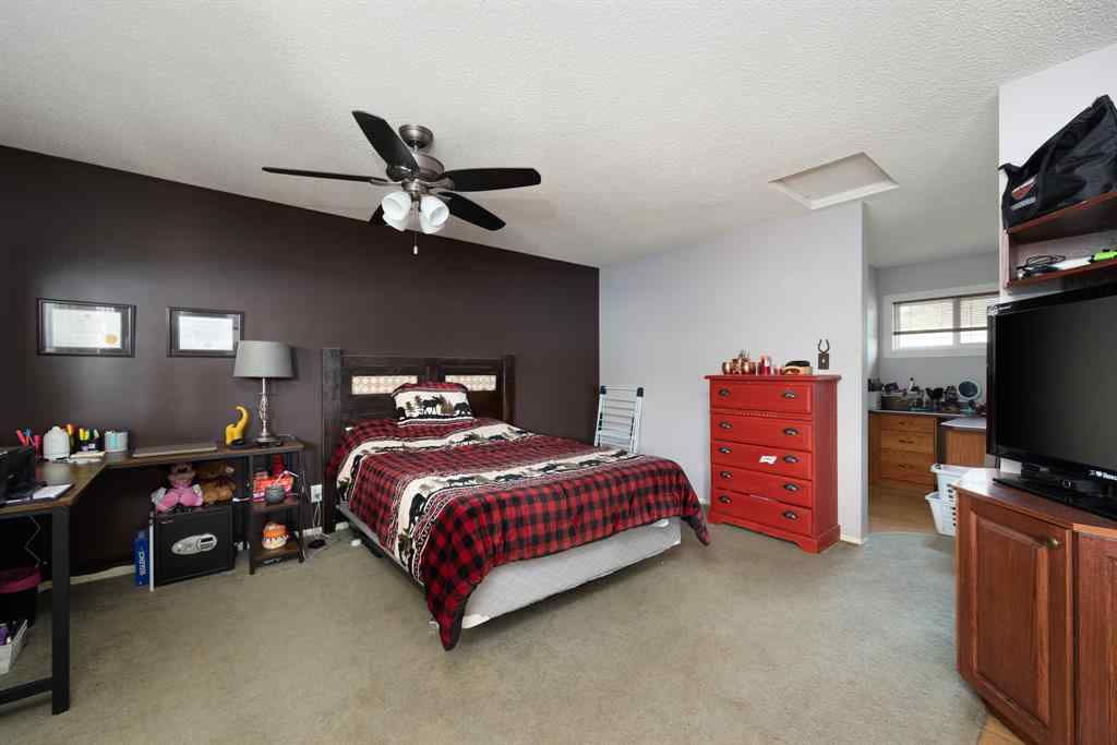 MLS® A2184800 - 33 Fitzgerald Avenue  in Downtown Fort McMurray, Residential