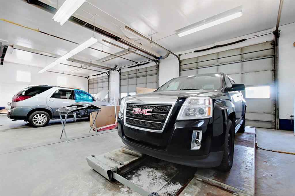 MLS® A2185333 - 7668 49 Avenue  in Northlands Industrial Park Red Deer, Commercial