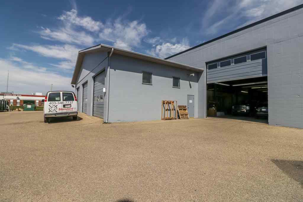 MLS® A2185333 - 7668 49 Avenue  in Northlands Industrial Park Red Deer, Commercial