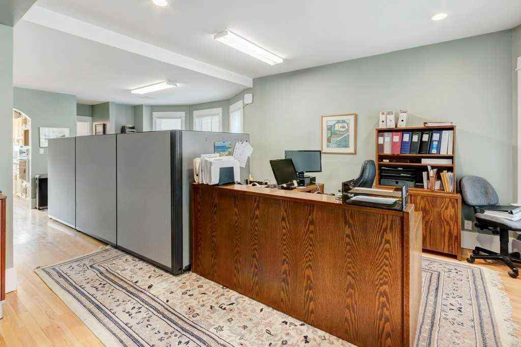 MLS® A2186003 - 325 23 Avenue SW in Mission Calgary, Commercial