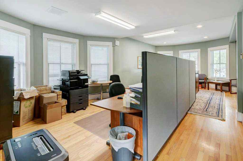 MLS® A2186003 - 325 23 Avenue SW in Mission Calgary, Commercial