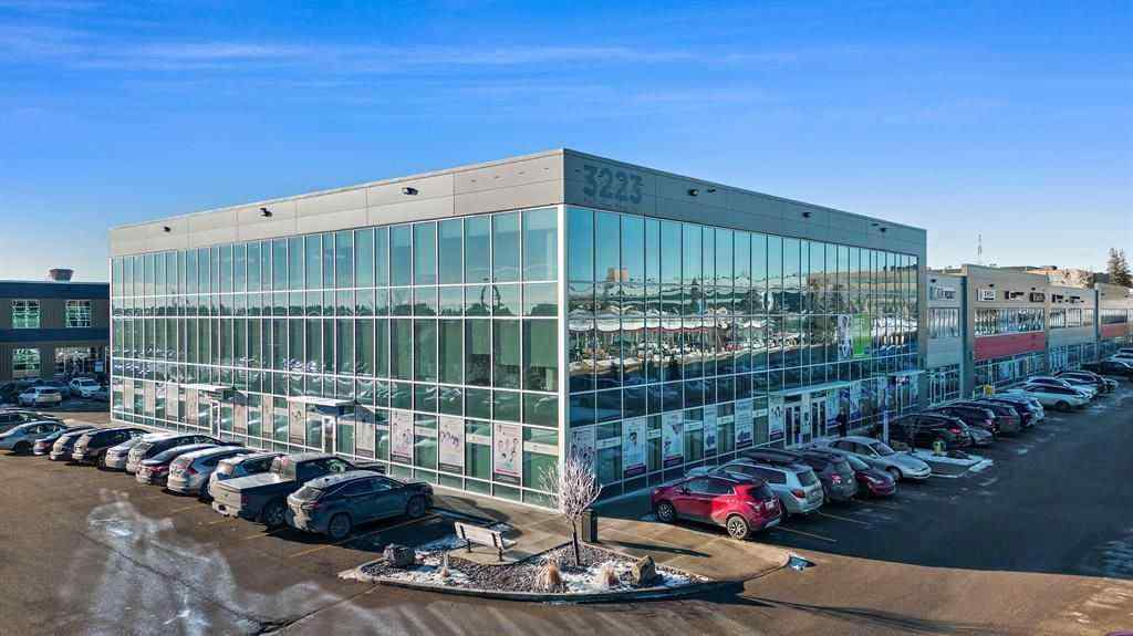 MLS® A2186011 - Unit #213 3223 5 Avenue NE in Franklin Calgary, Commercial