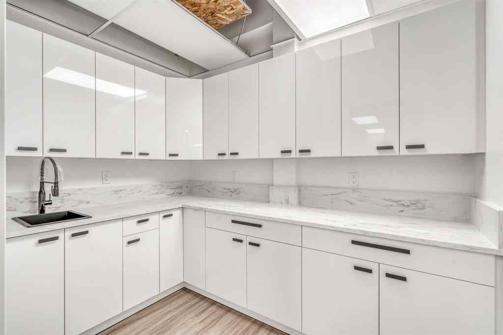 MLS® A2186011 - Unit #213 3223 5 Avenue NE in Franklin Calgary, Commercial