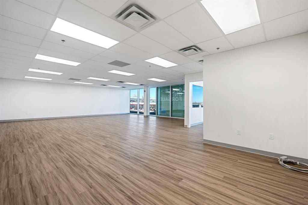 MLS® A2186011 - Unit #213 3223 5 Avenue NE in Franklin Calgary, Commercial