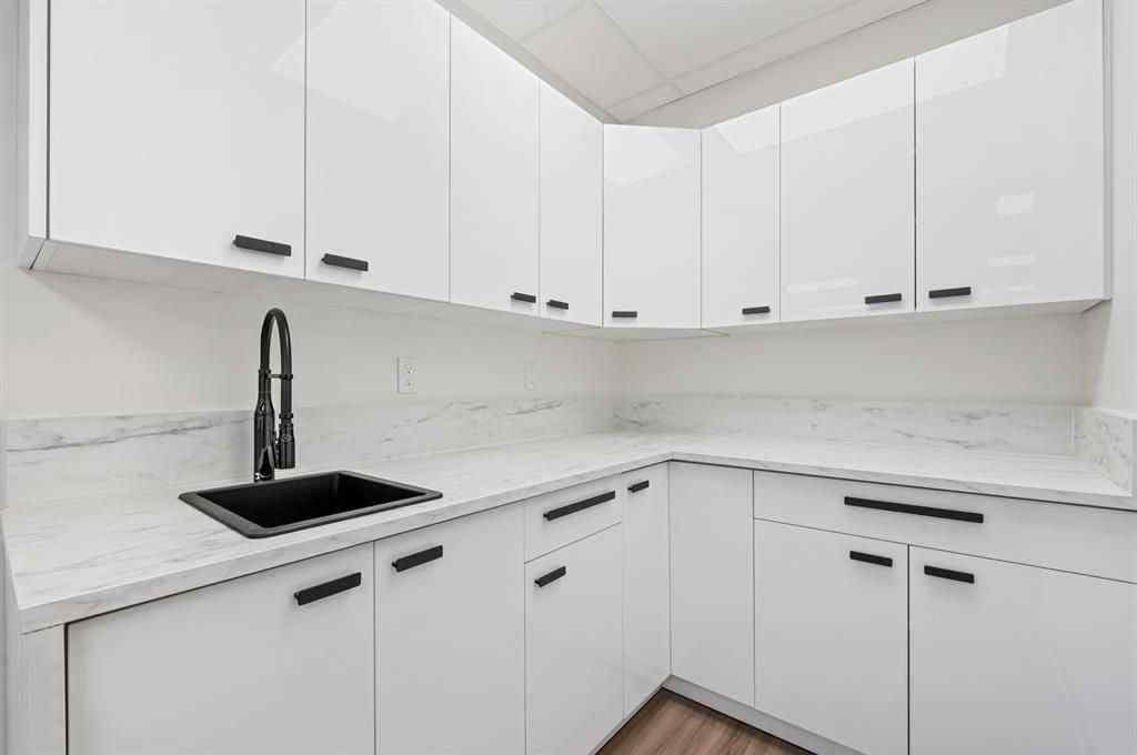 MLS® A2186011 - Unit #213 3223 5 Avenue NE in Franklin Calgary, Commercial