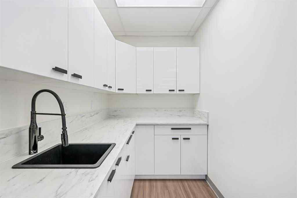 MLS® A2186011 - Unit #213 3223 5 Avenue NE in Franklin Calgary, Commercial