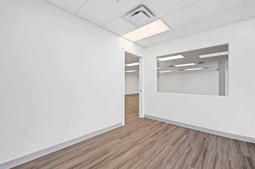 MLS® A2186011 - Unit #213 3223 5 Avenue NE in Franklin Calgary, Commercial