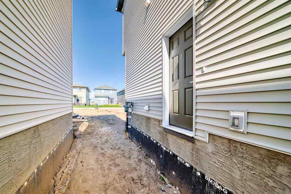 MLS® A2187492 - 393 Hotchkiss Drive SE in Hotchkiss Calgary, Residential