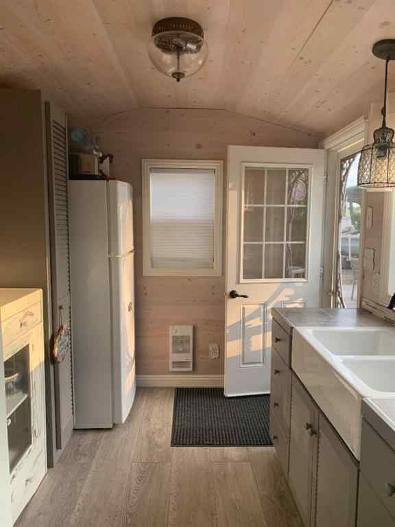 MLS® A2187550 - 907 Birch Street  in  Lac Des Iles, Residential