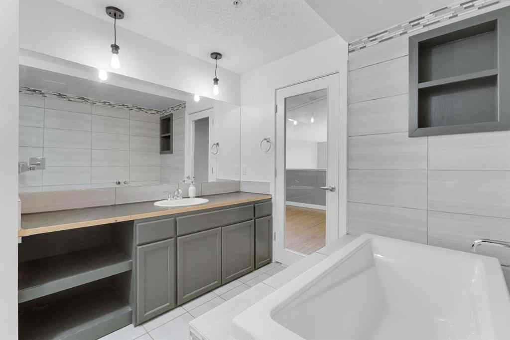 MLS® A2187864 - Unit #111 1505 27 Avenue SW in South Calgary Calgary, Residential