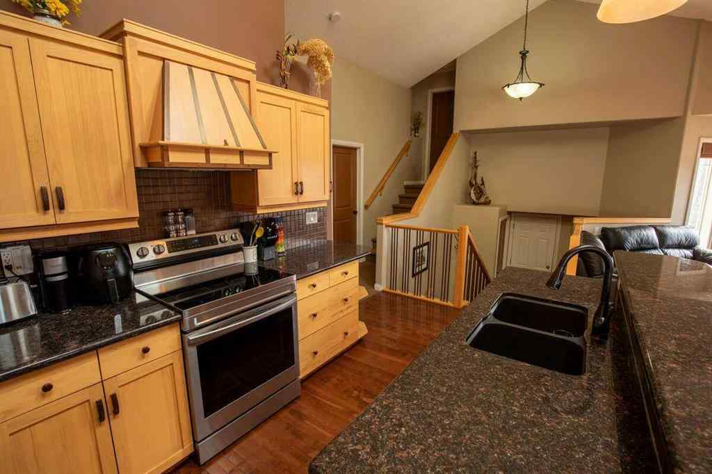 MLS® A2188059 - 139 Fairmont Road S in Fairmont Lethbridge, Residential
