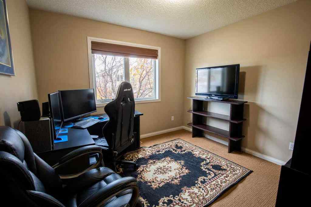 MLS® A2188059 - 139 Fairmont Road S in Fairmont Lethbridge, Residential