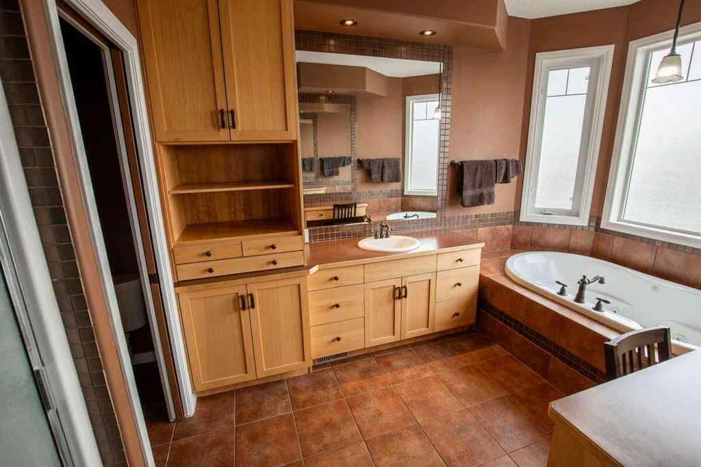 MLS® A2188059 - 139 Fairmont Road S in Fairmont Lethbridge, Residential