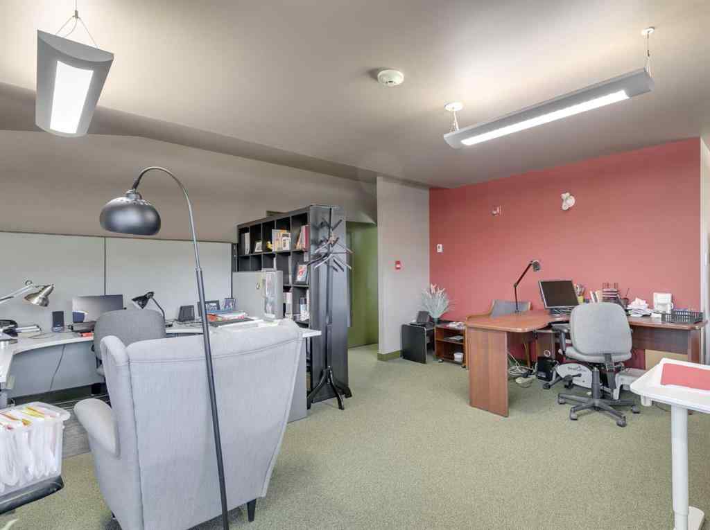 MLS® A2188148 - 905 Mckinnon Drive NE in Mayland Heights Calgary, Commercial