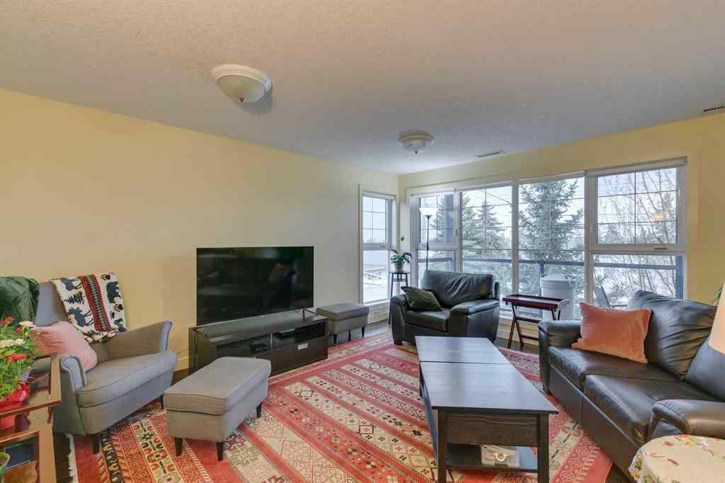 MLS® A2188148 - 905 Mckinnon Drive NE in Mayland Heights Calgary, Commercial
