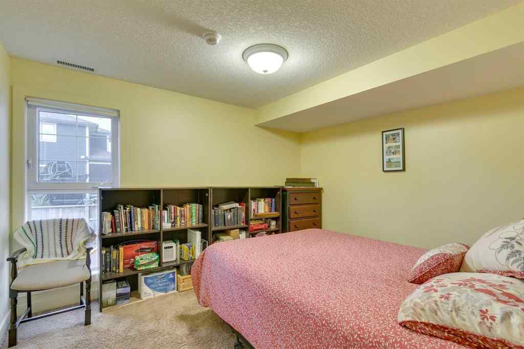 MLS® A2188148 - 905 Mckinnon Drive NE in Mayland Heights Calgary, Commercial