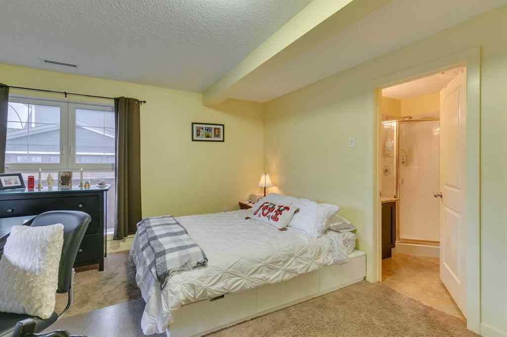 MLS® A2188148 - 905 Mckinnon Drive NE in Mayland Heights Calgary, Commercial
