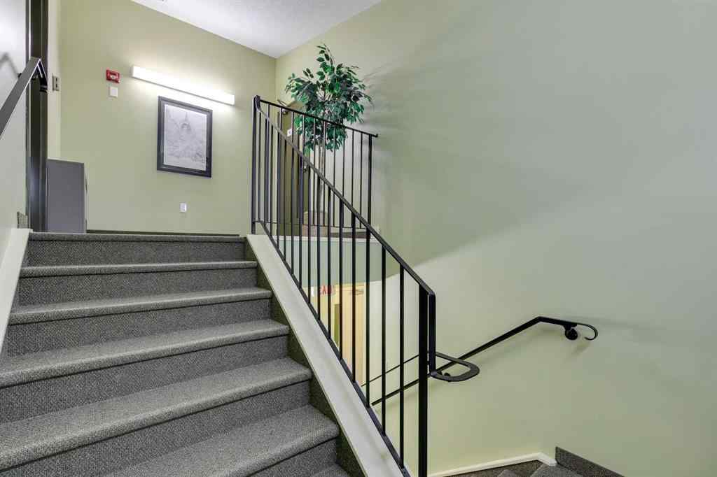 MLS® A2188148 - 905 Mckinnon Drive NE in Mayland Heights Calgary, Commercial