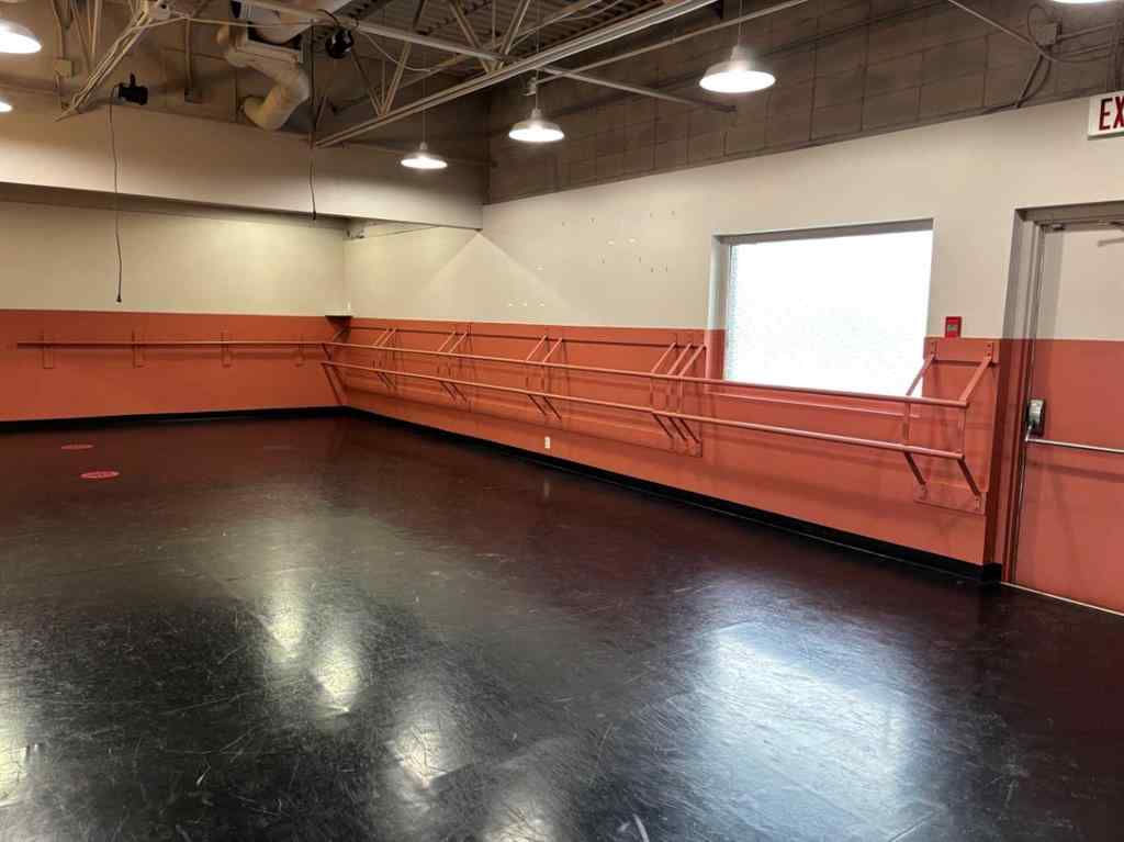 MLS® A2188177 - 11253 30 Street SW in Cedarbrae Calgary, Commercial