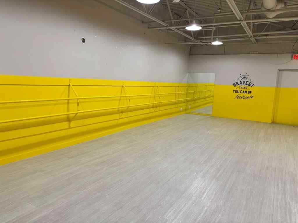 MLS® A2188177 - 11253 30 Street SW in Cedarbrae Calgary, Commercial