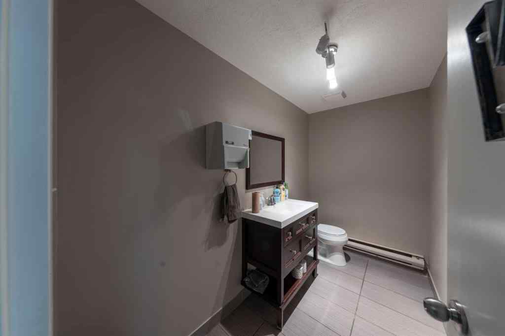 MLS® A2188226 - 4809 50 Avenue  in Central Business District Lloydminster, Commercial