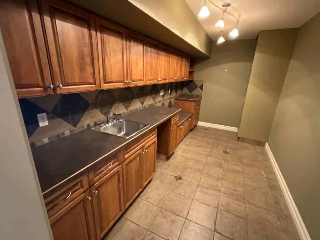 MLS® A2188320 - Unit #2 7429 49 Avenue  in Northlands Industrial Park Red Deer, Commercial